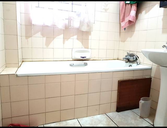3 BEDROOM FLAT FOR SALE IN VEREENIGING CENTRAL